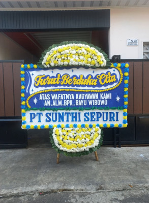 Papan Bunga Duka di Pergetteng Getteng Sengkut