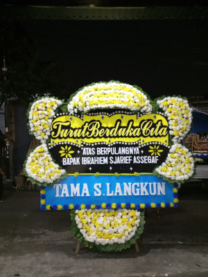 Papan Bunga Duka di Pergetteng Getteng Sengkut